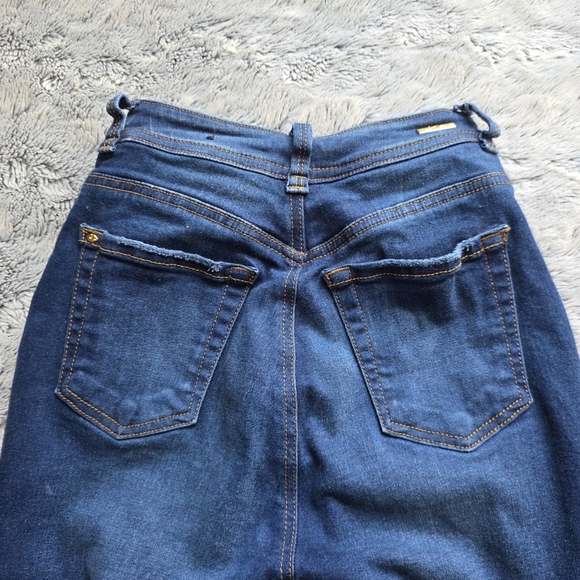 Ultra High Rise Booty Shaping Sol Beauty and Care Jeans - Picture 6 of 12